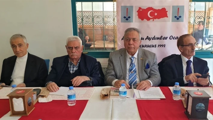 Anadolu Aydınlar Ocağı, 'deprem felaketi' ile 'Kur'an-ı Kerim'in yakılması' konularını görüştü