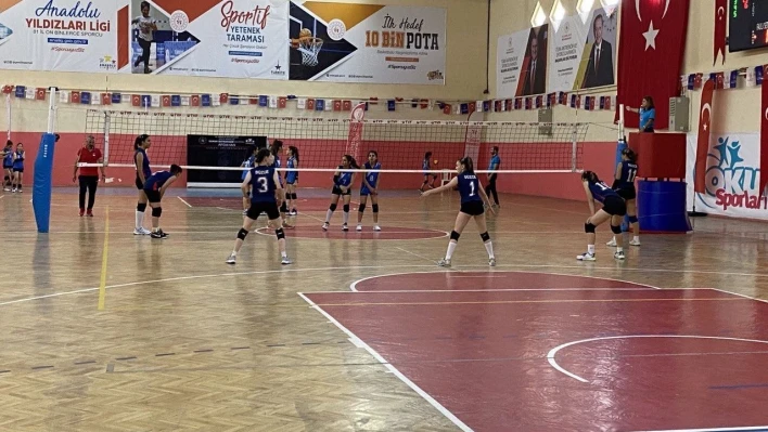 ANALİG voleybol yarı final müsabakaları başladı