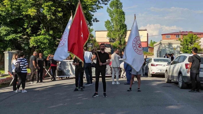 ANALİG voleybolcuları Ardahan'da kortej yürüyüşü yaptı