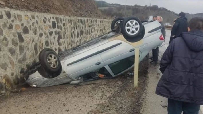 Ankara'da otomobil takla attı: 3 yaralı