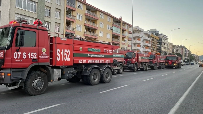 Antalya'dan deprem bölgesine gönderilen 20 arazöz, içme suyu ihtiyacını karşılayacak