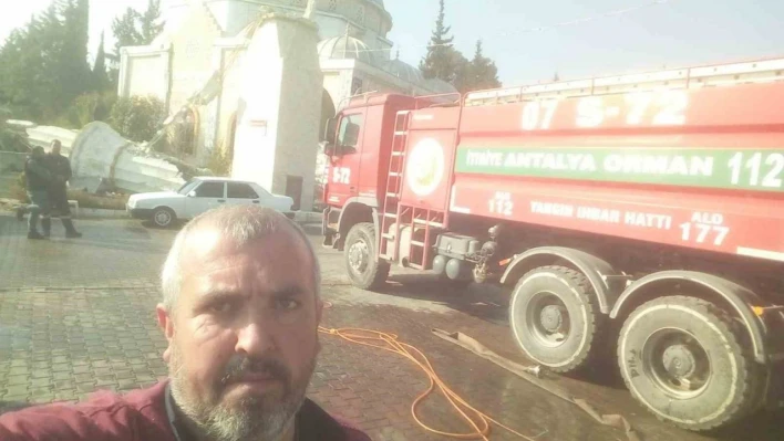 Arazözler  depremzedelere su taşıyor