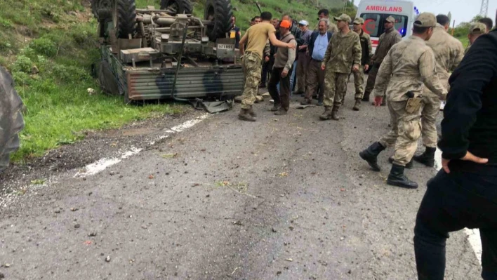 Ardahan'da askeri araç devrildi: 4 yaralı