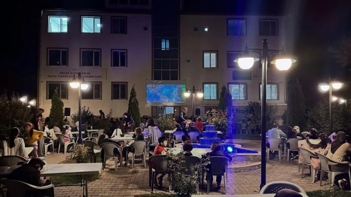 Arıcak ilçesinde açık hava sinema etkinliği