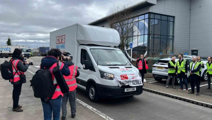 Arsenal'den depremzedelere 2 tır yardım malzemesi