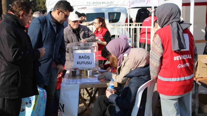 Aydınlıların depremzedeler için seferberliği 5. gününde de devam ediyor