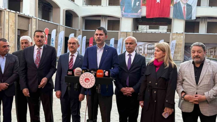 Bakan Kurum, Malatya'da Bakırcılar Çarşısı şantiyesini ziyaret etti: 'Yıl sonuna kadar 453 bin yeni konut ve iş yerini teslim edeceğiz'