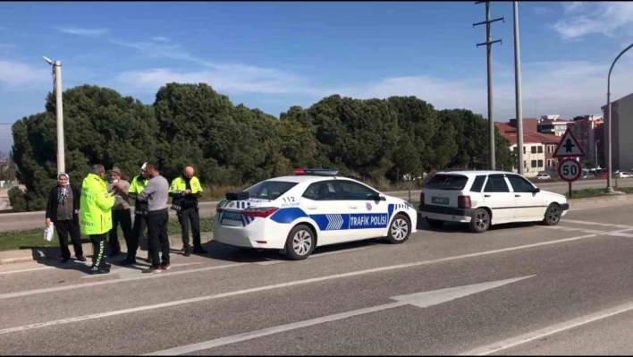 Bandırma'da otomobilin çarptığı yaşlı kadın yaralandı