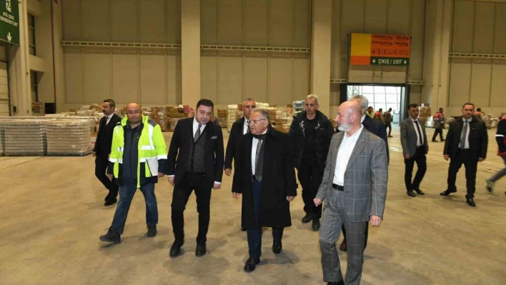Başkan Büyükkılıç: 'Deprem bölgesine yardım, bin tıra ulaştı'