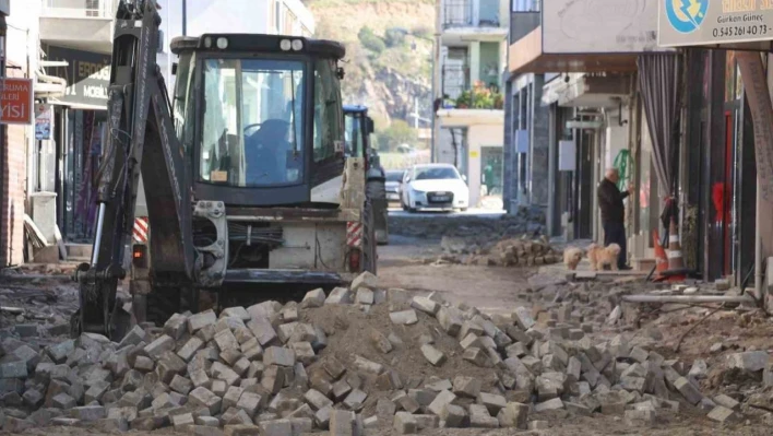 Başkan Kaplan 'Koçarlı'da kaldırımsız ve bozuk sokak kalmayacak'