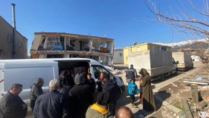 Başkan Özkan Alp deprem bölgesinde