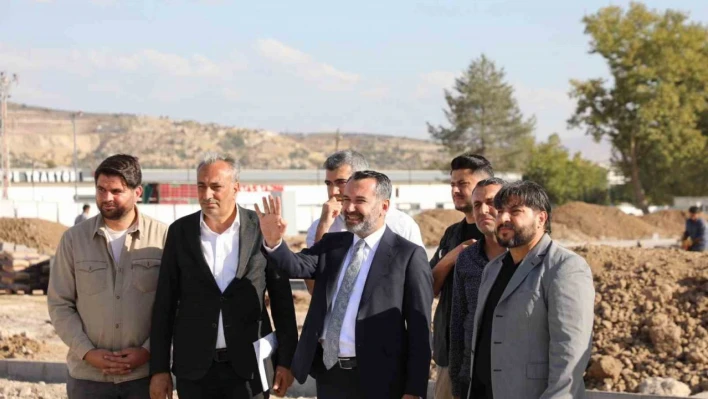 Başkan Şerifoğulları Doğu Park'ta incelemelerde bulundu