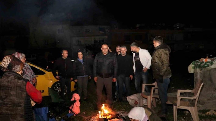 Başkan Yılmaz, Hatay depremi sonrası vatandaşlarla bir araya geldi