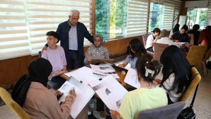 Battalgazi Belediyesi'nin resim kursuna yoğun ilgi