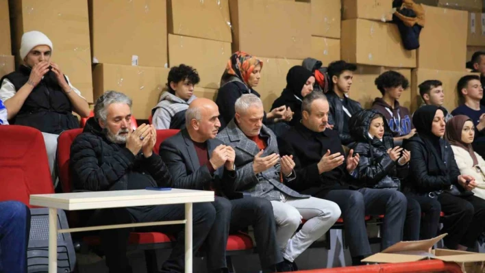 Bayrampaşa'da depremzedeler için Kur'an-ı Kerim okundu