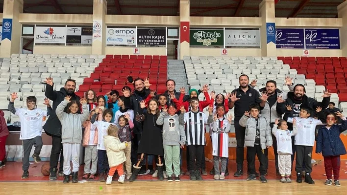 Beşiktaş Kulübü'nden Kahramanmaraş'ta depremzedelere destek