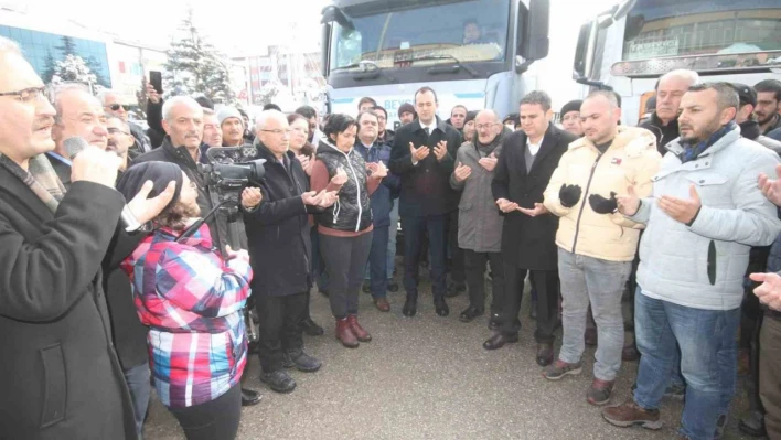 Beyşehir'den Hatay'a 6 tır dolusu yardım malzemesi ve 2 otobüs gönüllü dualarla yola çıktı