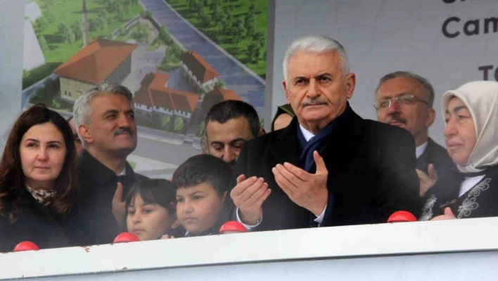 Binali Yıldırım'ın annesi vefat etti