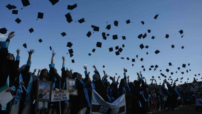 Bitlis'te 2 bin 260 öğrenci üniversiteden mezun oldu