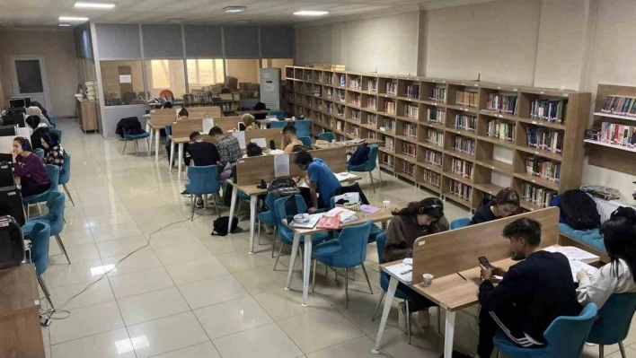 Buharkentli gençlerin belediye kütüphanesine ilgisi arttı