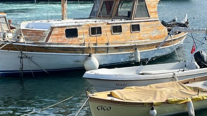 Burgazada'da dümeni kilitlenen yolcu vapuru paniğe neden oldu