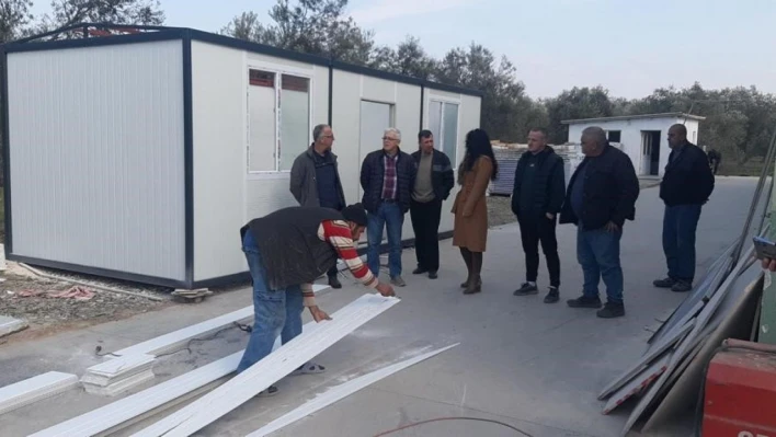 Burhaniye Belediyesi'nden afet bölgesine konteyner ev desteği