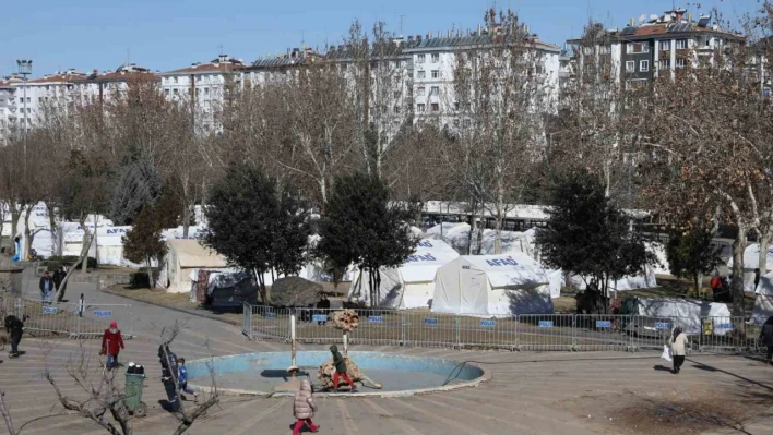 Çadır kentlerde vatandaşın tüm ihtiyaçları karşılanıyor