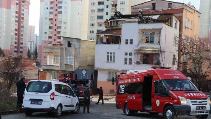 Çatı yangını korkuttu