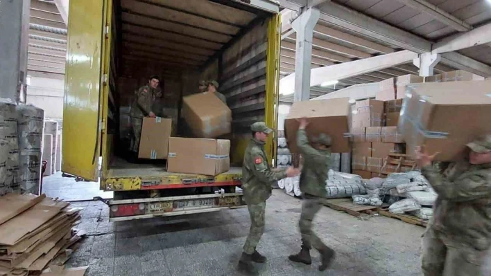 Çevre, Şehircilik ve İklim Değişikliği Bakanlığı: 'Gaziantep dağlık kesimi köylerindeki depremzedelere askeri helikopterle yardım malzemesi ulaştırıldı'
