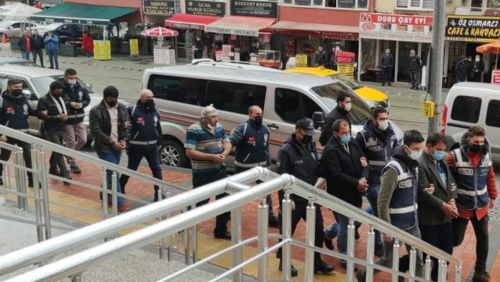 Cinayet işlenmiş evler kundaklanmıştı, 4 sanıktan biri tahliye edildi