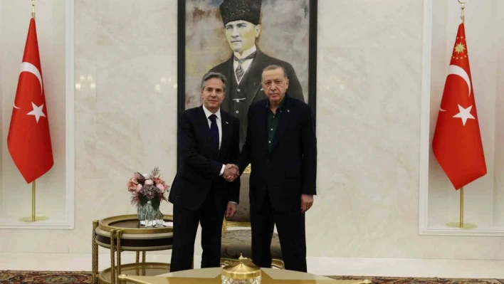 Cumhurbaşkanı Recep Tayyip Erdoğan, Esenboğa Havalimanı Büyük Şeref Salonunda ABD Dışişleri Bakanı Antony Blinken'i kabul etti.