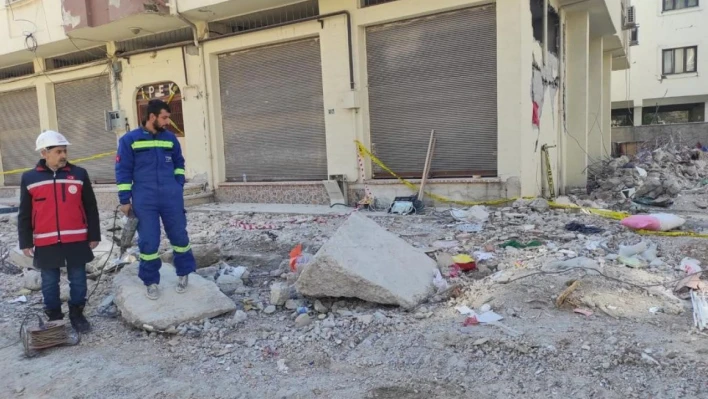 Cumhuriyet savcıları binalardan delil topluyor