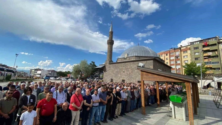 Demirceylan son yolculuğuna uğurlandı