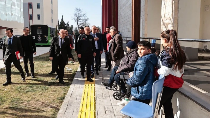 Denizli depremin yaralarını birlikte sarıyor