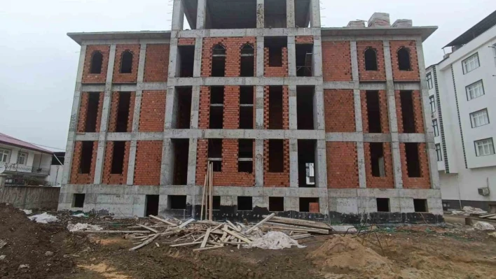 Denk bütçe üstü veren Yazıkonak Belediyesi, yeni belediye binasına kavuşuyor