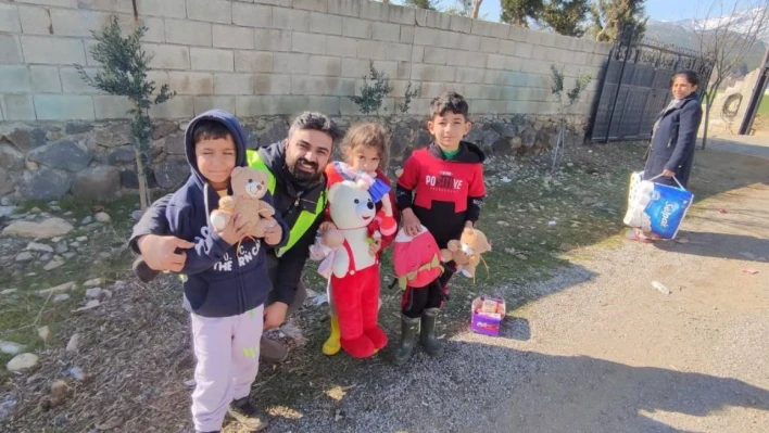 Deprem bölgesi için 'Bir Oyuncak Bir Mektup' hareketi başlatıldı