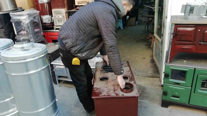 Deprem bölgesine soba yollayan vatandaşlar esnafı yoğunlaştırdı