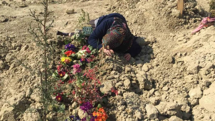 Depremde ailesini kaybeden annenin feryadı