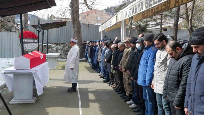 Depremde hayatını kaybeden astsubay memleketi Kütahya'da toprağa verildi