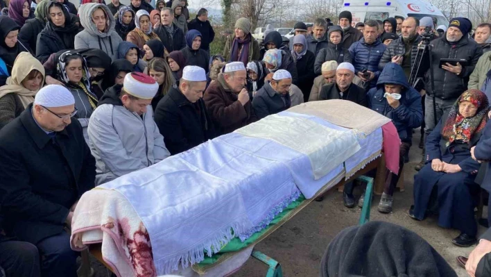 Depremde hayatını kaybeden Cansu öğretmen toprağa verildi