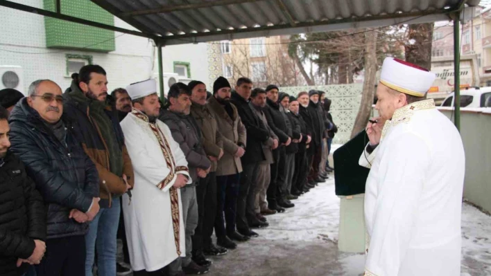 Depremde hayatını kaybeden milli güreşçi son yolculuğuna uğurlandı