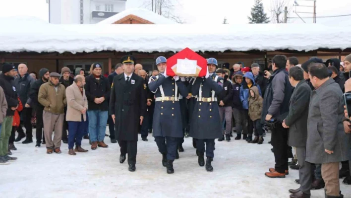 Depremde hayatını kaybeden uzman çavuş, Ordu'da topağa verildi