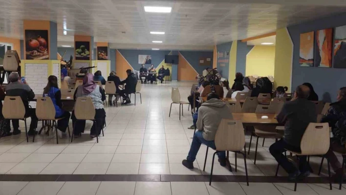 Depremde hayatını kaybedenler için Kur'an-ı Kerim okundu