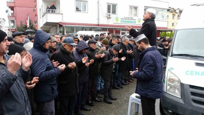 Depremde hayatını kaydeden voleybolcu Gözde Öztürk son yolculuğuna uğurlandı