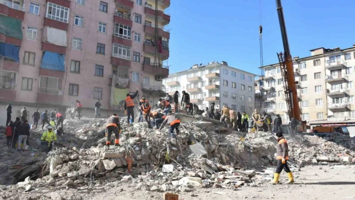 Depremden etkilenen vatandaşlar için seferberlik
