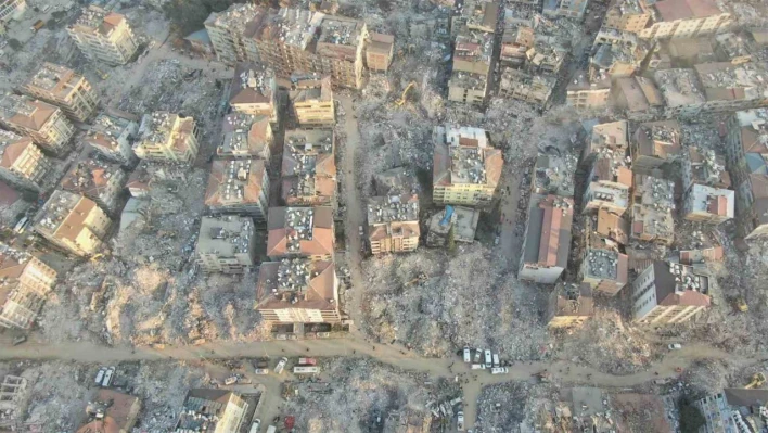 Depremin 8'inci gününde harabeye dönen Hatay'daki yıkım havadan görüntülendi