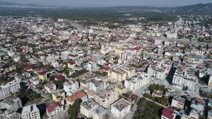 Depremin ortasındaki bu ilçedeki tek bina bile yıkılmadı