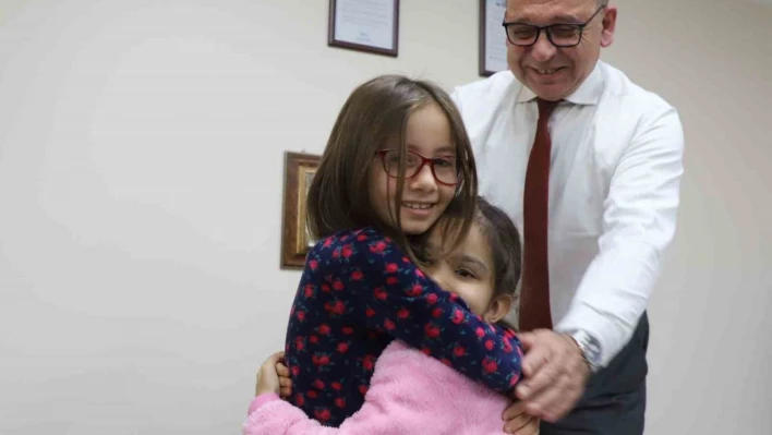 Depremzede aileyi duygulandıran buluşma