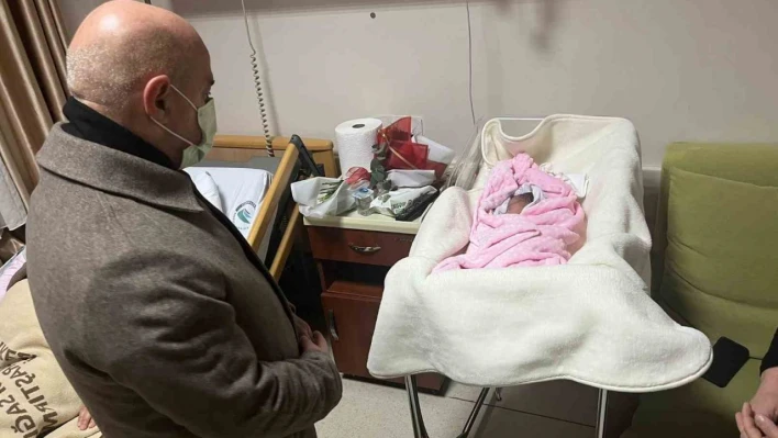 Depremzede anne 4. çocuğunu Düzce'de dünyaya getirdi