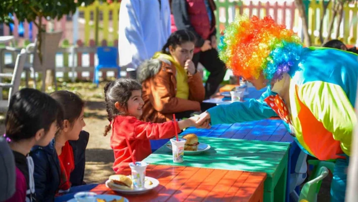 Depremzede çocuklar Teneffüs Park'ta ağırlandı
